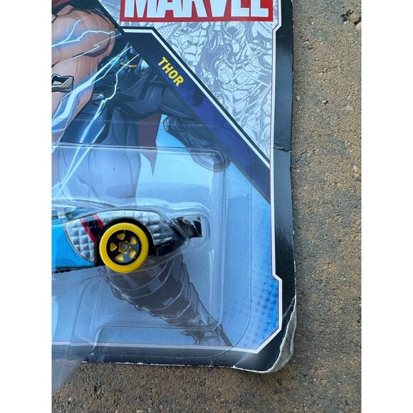 Marvel Hot Wheels Thor and Rocket Cars - Picture 10 of 10